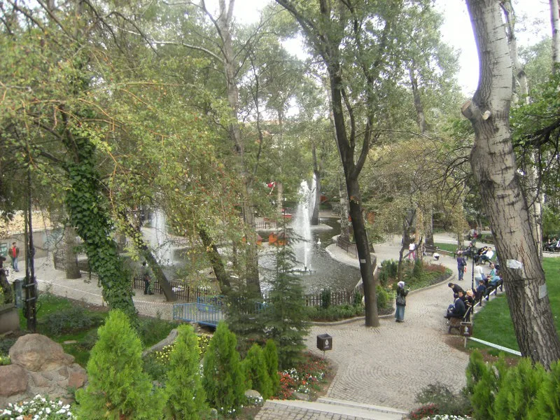Park Kuğulu – labutě v centru Ankary