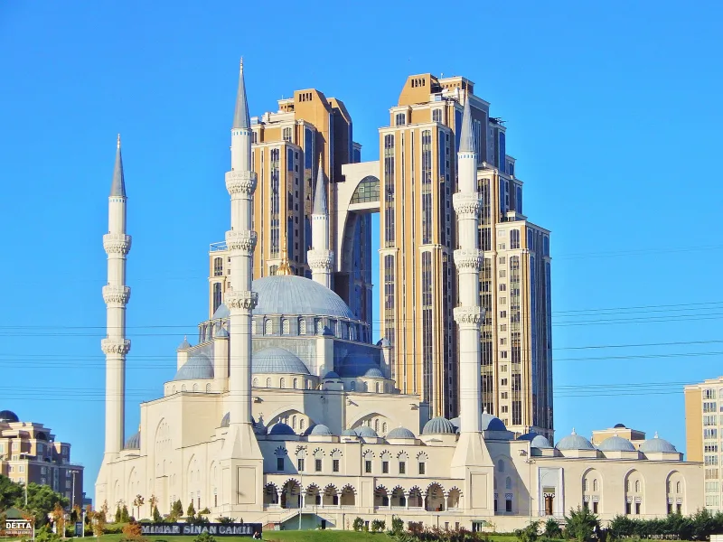 Mimar Sinani mošee (Atasehir, Istanbul) – giid ja näpunäited