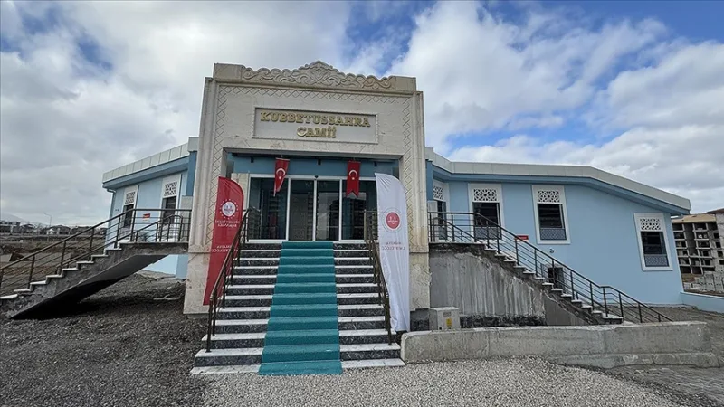 In Malatya wurden 57 der 125 durch die Erdbeben zerstörten Moscheen wiederaufgebaut und für den Gottesdienst geöffnet