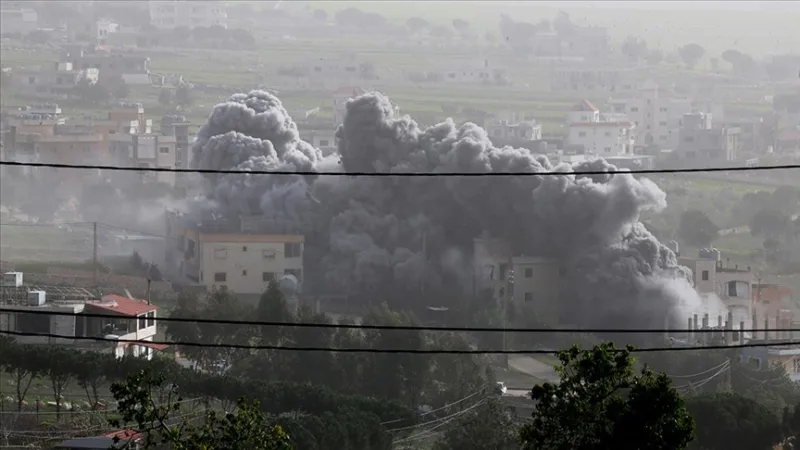 Dez pessoas foram mortas num ataque aéreo israelita a um edifício no leste do Líbano
