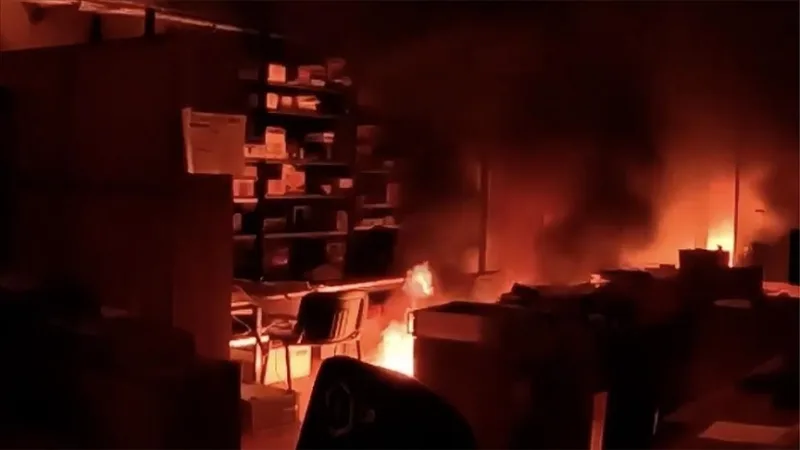 En République tchèque, une usine liée à la société d'armement israélienne Elbit Systems a été incendiée