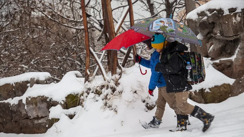 V niektorých okresoch provincií Hakkari a Şanlıurfa bola na jeden deň prerušená výučba