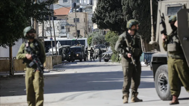 Netanjahu uviedol, že v dôsledku personálnej krízy predĺžia dĺžku vojenskej služby