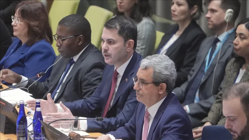 El ministro Kurum: «Las medidas que Turquía está adoptando hoy en materia de residuos cero y lucha contra la crisis climática darán forma al mundo del mañana».