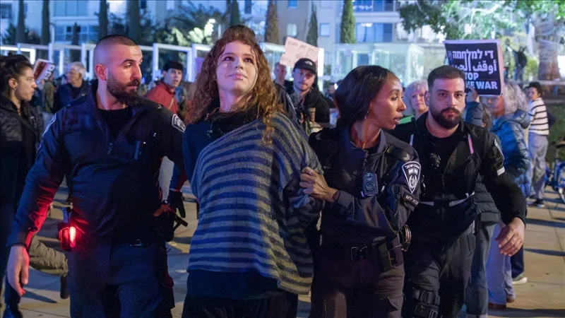 La policía israelí intervino en una manifestación contra la guerra en Tel Aviv