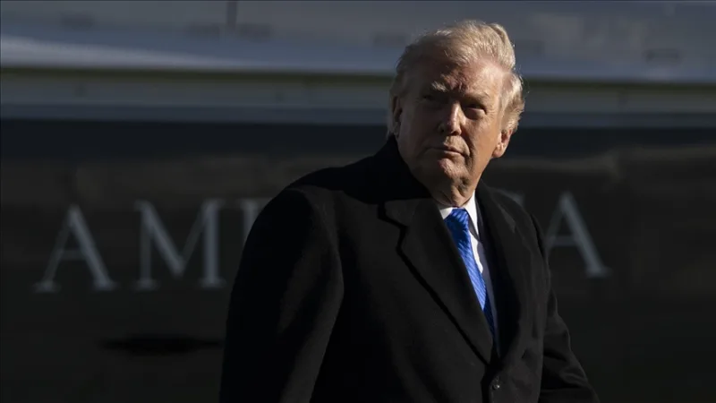 USA president Trump tutvustas nutitelefoni rakendust, mille abil saab jälgida Valge Maja päevakorda