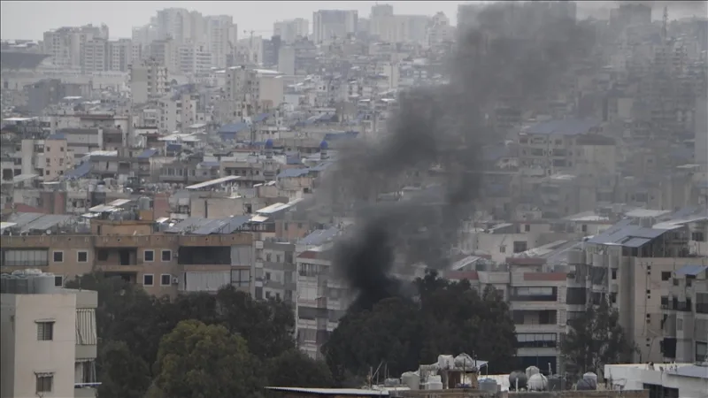 Iisraeli rünnaku tagajärjel, mille sihtmärgiks olid Lõuna-Liibanonis asuv turg ja elamu, kaotas elu 8 inimest
