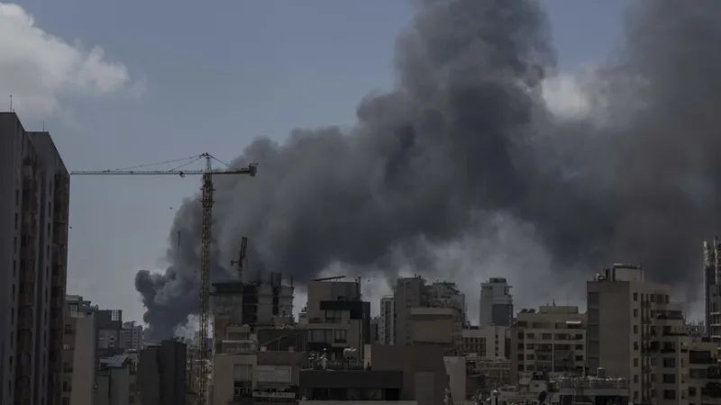 Izraelis paskelbė, kad užbaigęs apgultį Bint Džubajle, esančiame Libano pietuose, pradėjo okupaciją