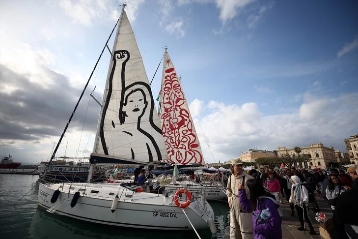 从西班牙启航的“2026年春季全球坚韧舰队”船只已抵达意大利