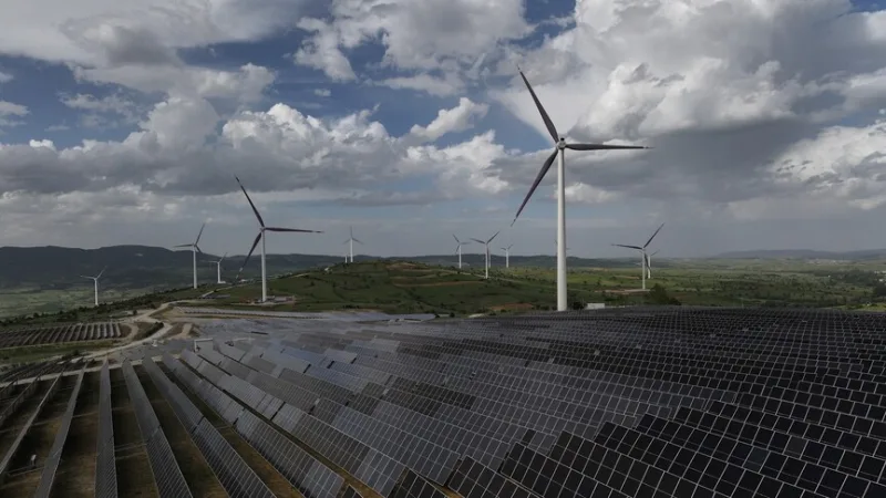 Ieguldījumi atjaunojamās enerģijas hibrīdprojektos ir sasnieguši aptuveni 4 miljardu dolāru apmēru